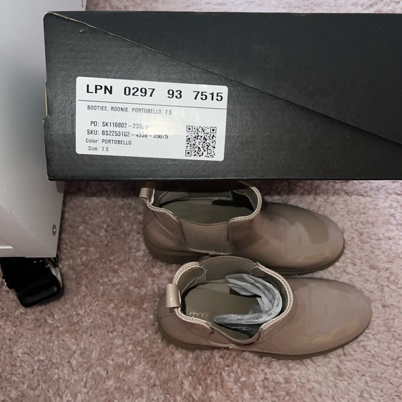 Shoedazzle roonie booties - Picture 4 of 5